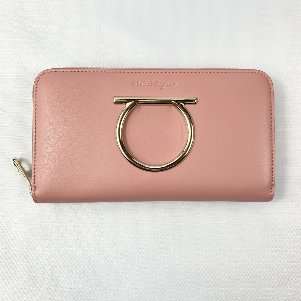 Ferragamo Gancini Calfskin Wallet in Antique Rose NEW IN FERRAGAMO BOX
